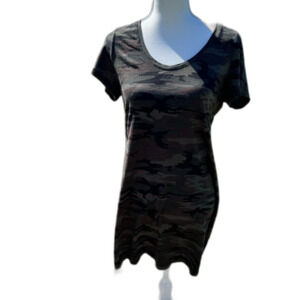 Social Standard by Sanctuary Green Camo T-Shirt Dress Size Large Short Sleeve